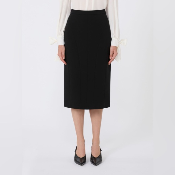 MaxMara Dresses & Skirts - MaxMara Vintage Black Skirt✨
